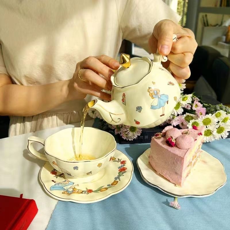 Old Fashioned Glass - Alice Ceramic Tea and Coffee Set